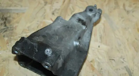 Mercedes-Benz GLK (X204) Engine mounting bracket A6512231404