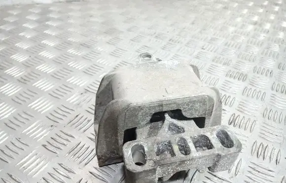 Audi A3 S3 8L Engine mount bracket