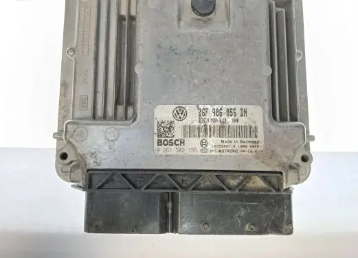 Volkswagen Jetta V Engine control unit/module 06F906056DN 1039S08718 0261S02155