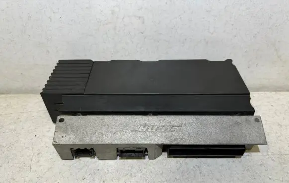 Audi A6 S6 C6 4F Sound amplifier 4E0035223E
