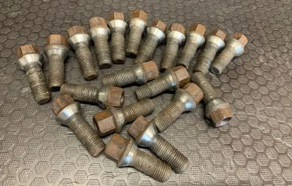 BMW X5 E53 Nuts/bolts 