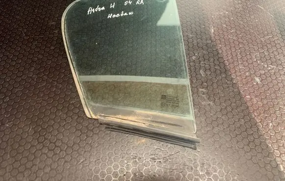 Opel Astra H Rear side window AS2M3236DOT682 43R001582 7096