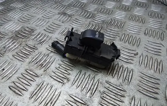 Lexus IS 220D-250-350 Electric window control switch 8403053020