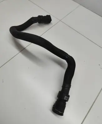 Engine coolant pipe/hose