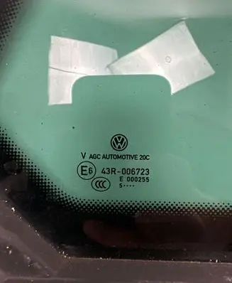 Volkswagen Golf VII Rear side window 5G9845298F E000255