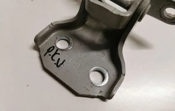 Subaru Outback (BS) Front door upper hinge