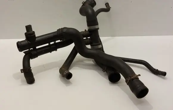 Volkswagen Tiguan Engine coolant pipe/hose 5N0121070K 1K0121087K