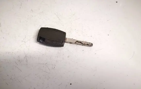 Ford Kuga I Ignition key/card 