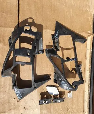 Peugeot 3008 II Front bumper support beam 9815337680G 9815337580D
