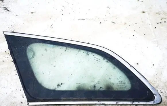 Toyota Avensis T270 Rear side window