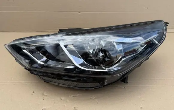 Hyundai i30 Headlight/headlamp 92101G4510