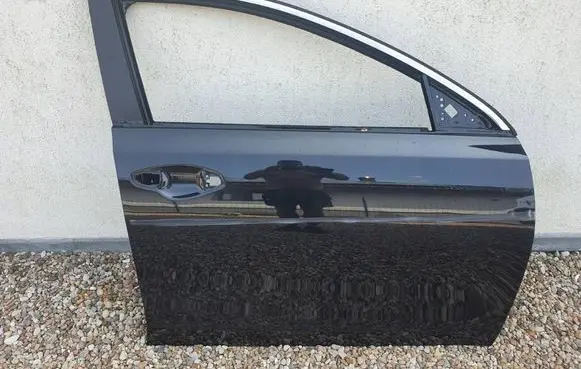 KIA Ceed Front door 