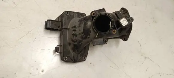 Mercedes-Benz CLA C117 X117 W117 Air intake duct part A6510901128