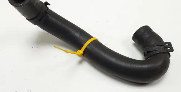 Mercedes-Benz CLK A209 C209 Engine coolant pipe/hose 2038300396