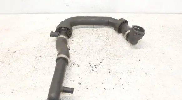 Engine coolant pipe/hose