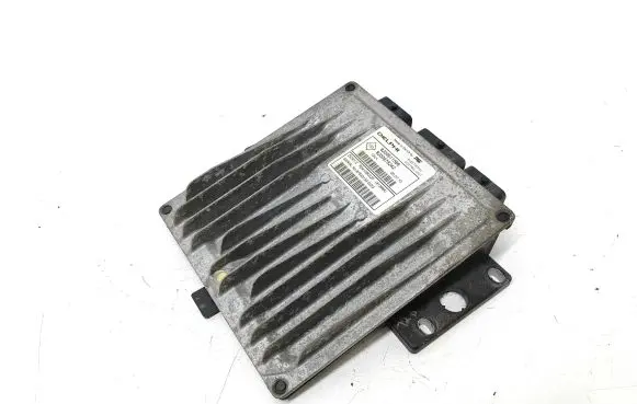 Renault Twingo II Engine control unit/module 8200911566 8200976242 RQ410B032F