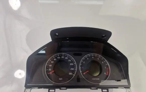 Volvo V70 Speedometer (instrument cluster) 31270898AA