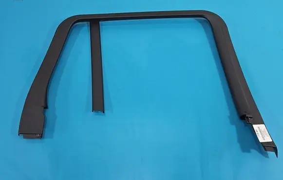 Rear door trim (molding)