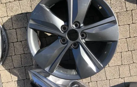 Toyota Avensis T270 R17 alloy rim 4201105310 CMS-8412