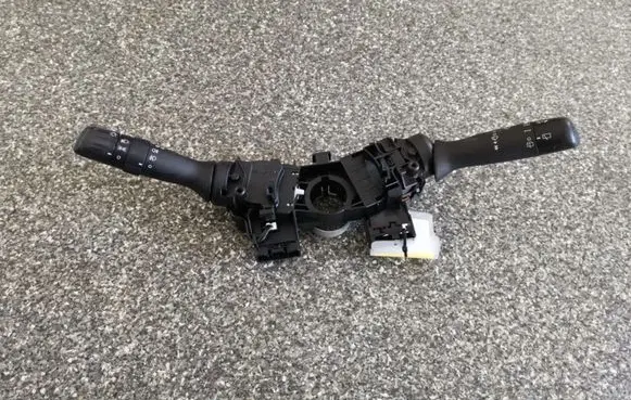 Toyota Urban Cruiser (XP110) Wiper turn signal indicator stalk/switch 5217117F530 5223017F704