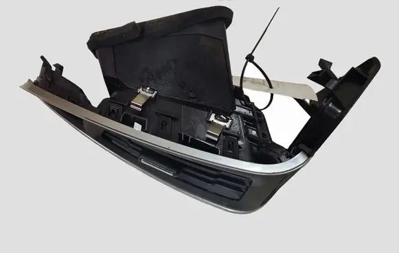 Ford Focus Dashboard side air vent grill/cover trim BM51018B09
