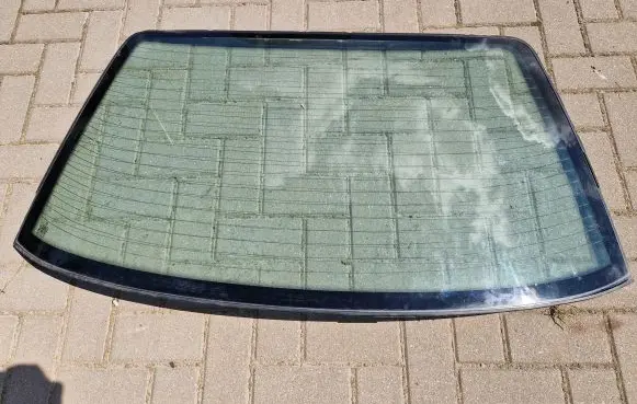 Volkswagen PASSAT B3 Rear windscreen/windshield window 357845499