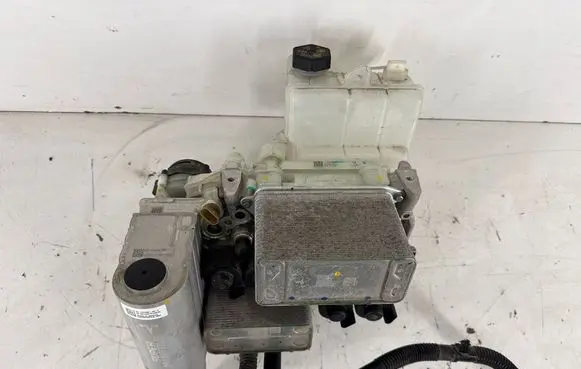 Tesla Model 3 Optional radiator 161370300B 1547595A0F