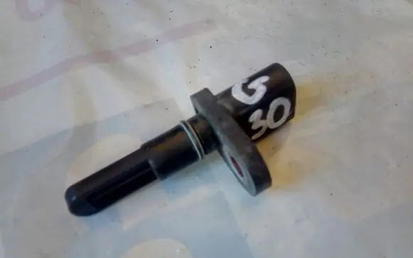 Volkswagen Golf V Intake air temperature sensor 06B905379C