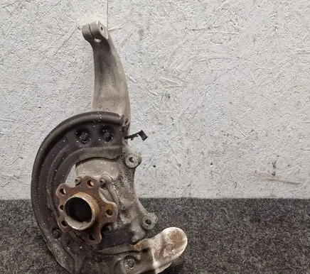BMW 5 G30 G31 Front wheel hub 6871191