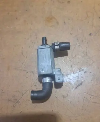 Ford Focus Turbo solenoid valve 226870112 11T138