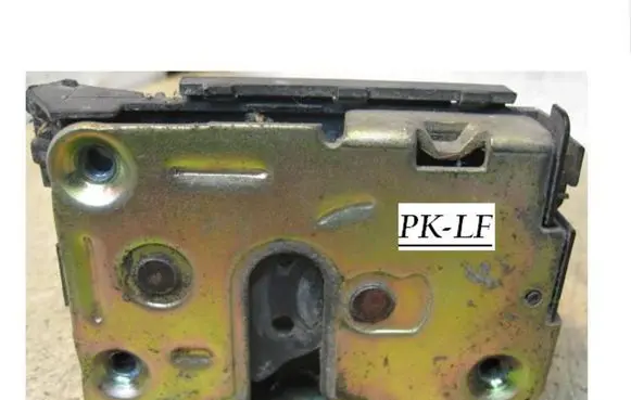 Renault 19 Front door lock 770045321