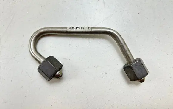 Fuel injector supply line/pipe