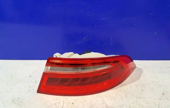 Jaguar XE Rear/tail lights