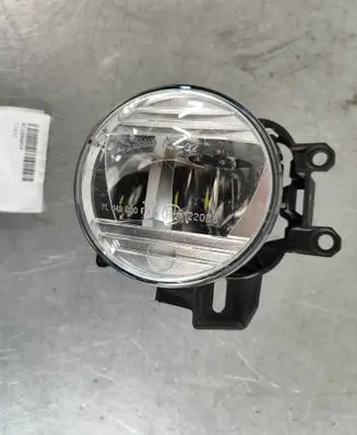 Toyota C-HR I Front fog light 81220F4010
