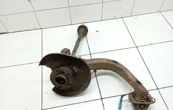 Rear wheel hub spindle/knuckle