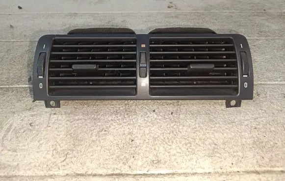 BMW 3 E46 Dash center air vent grill 8361895