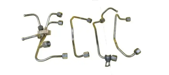 Volvo XC90 Fuel injector supply line/pipe D5244T4