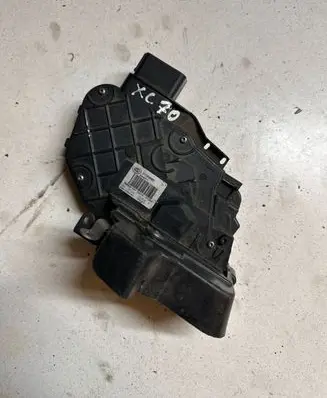 Volvo XC70 Front door lock 31253665