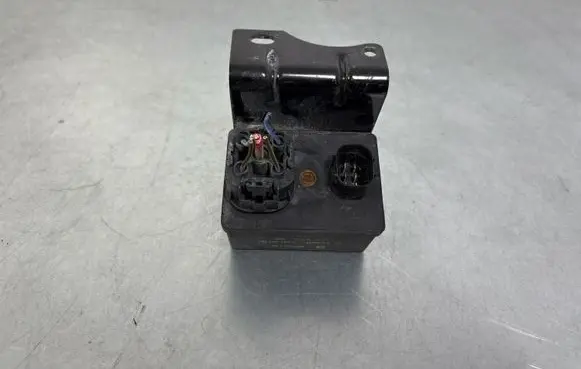 Jeep Grand Cherokee Glow plug pre-heat relay 68079877AA