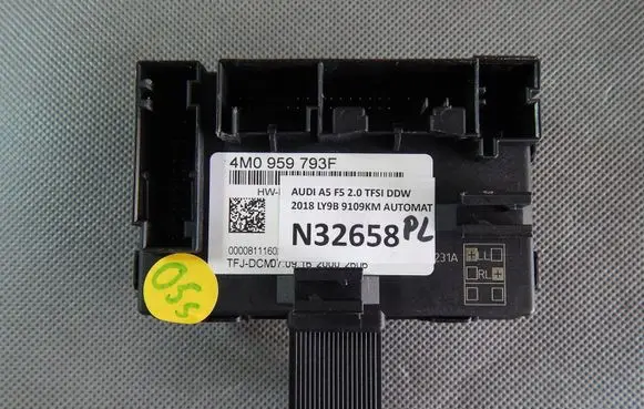 Audi A5 Door control unit/module 4M0959793F