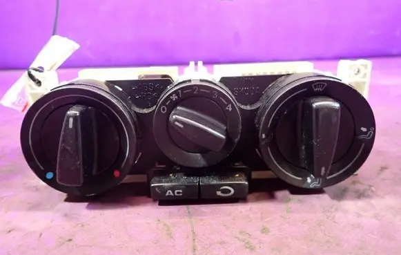 Skoda Octavia Mk2 (1Z) Climate control unit 