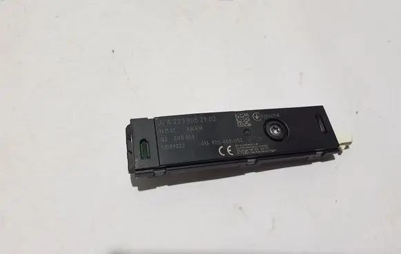 Mercedes-Benz S W223 Aerial antenna amplifier A2239052902