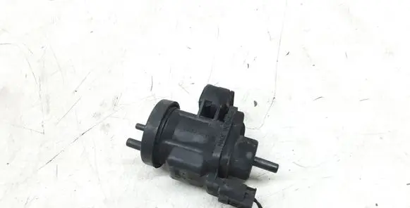 Mercedes-Benz S W220 Turbo solenoid valve A0005450527