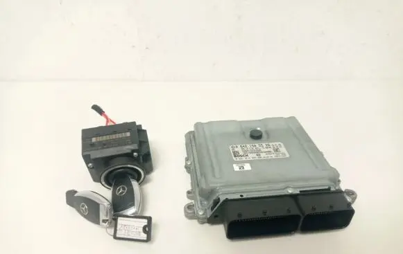 Mercedes-Benz CLS C219 Engine ECU kit and lock set A6421505526