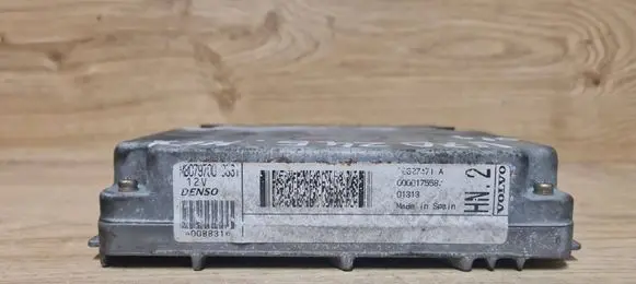 Volvo V70 Engine control unit/module 08627471A