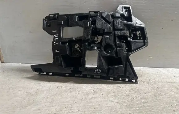 Volvo V40 Front bumper mounting bracket 31283741