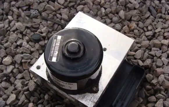 Land Rover Freelander ABS Pump SRB000110