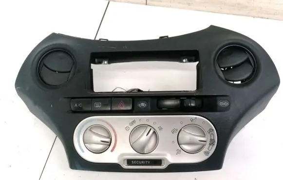 Toyota Yaris Climate control unit 7582948