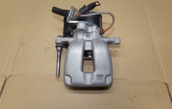 Volkswagen PASSAT B6 Rear brake caliper