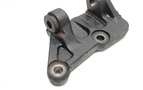 Toyota Avensis T250 Engine mounting bracket 125110g010